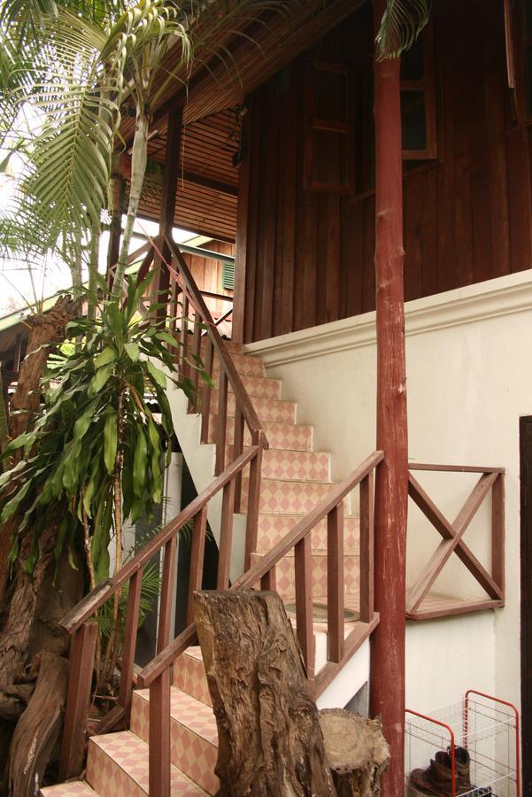 Hotel Mano Temple House Luang Prabang Esterno foto