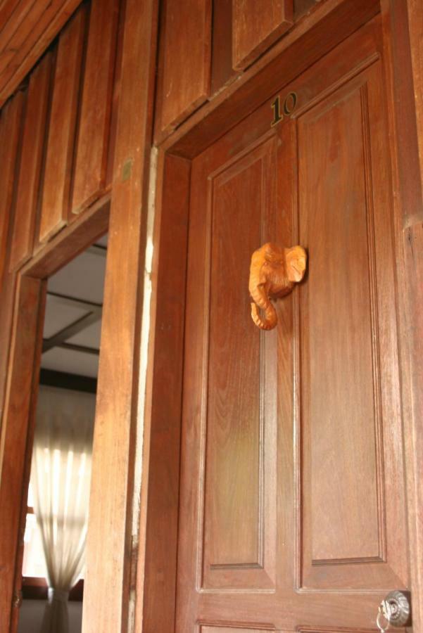 Hotel Mano Temple House Luang Prabang Esterno foto